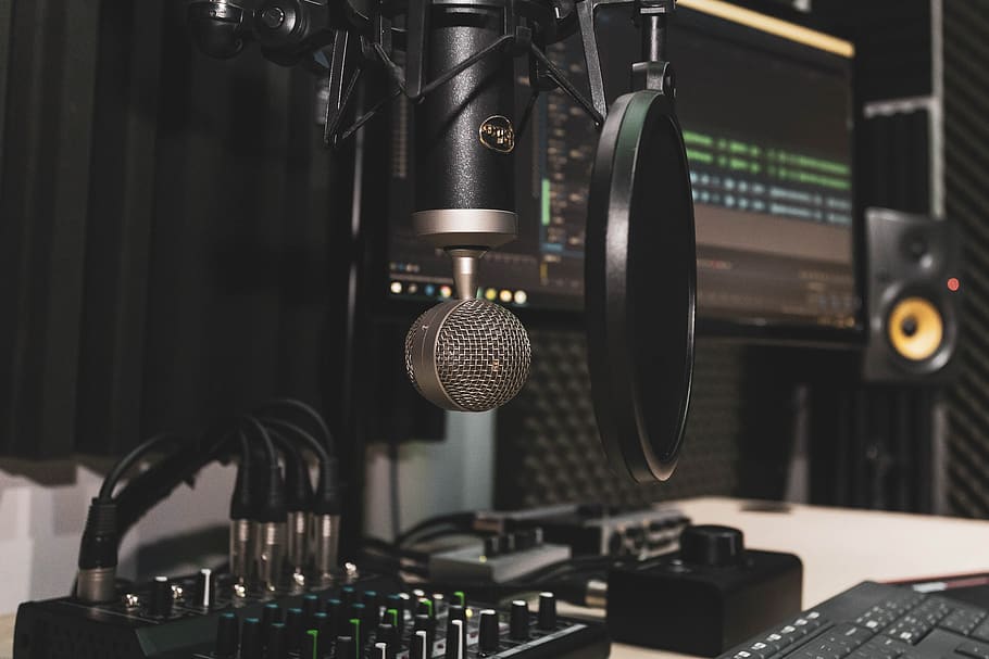 Podcasting 101: como se hace un podcast? home studio podcast