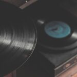 Gabinete Caligari: ‘Al calor del amor en un bar’ Regresa en Vinilo Rojo por su 40 Aniversario