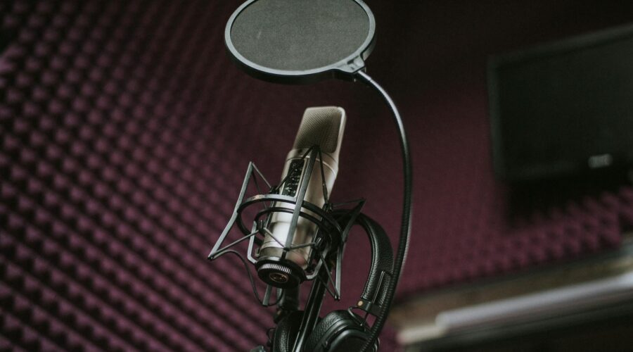 Amaral presenta ‘No quiero más canciones tristes’, tema original para la serie de Movistar Plus