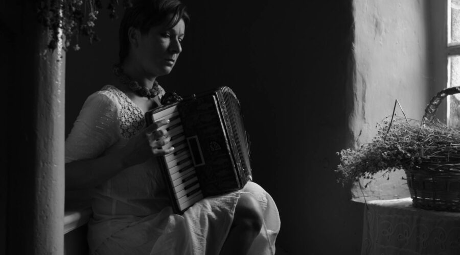 Julieta Venegas y el regreso al norte: las raíces como forma de resistencia