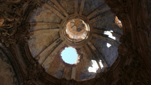 Triángulo de Amor Bizarro presenta mi catedral