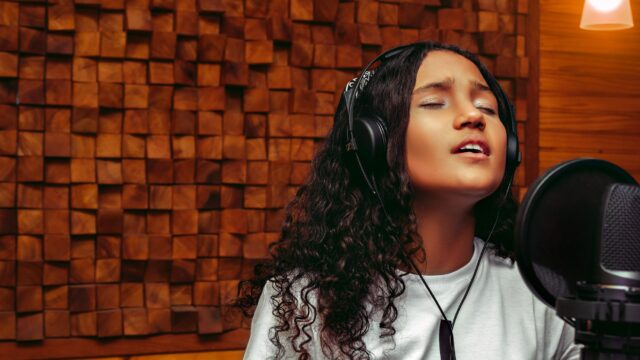 Belén Aguilera y el arte de no vocalizar: cuando la imperfección es una declaración de principios