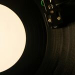 Coque Malla reedita ‘El último hombre en la tierra’ en vinilo Splatter: un clásico del pop español vuelve al formato que merece