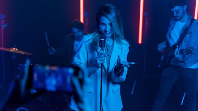 Niña Polaca lleva el ONU Tour a las salas: así será la gira de su tercer disco