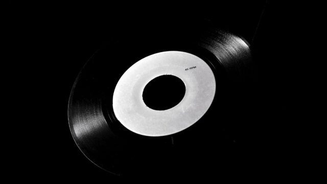 PJ Harvey lanza ‘Voyager’, una canción grabada con orquesta que mira al cosmos y anuncia su nuevo álbum