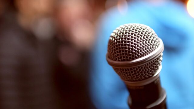 Confessions II en directo: cuando un podcast se convierte en rito colectivo