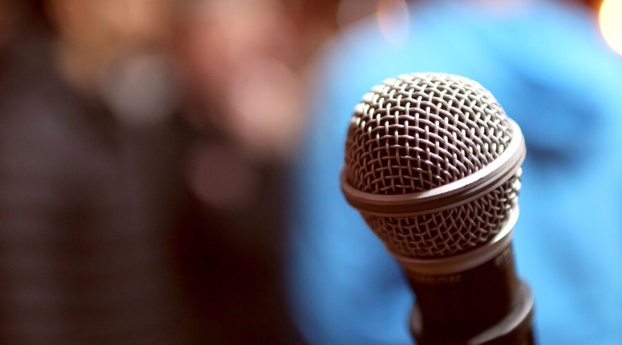 Confessions II en directo: cuando un podcast se convierte en rito colectivo
