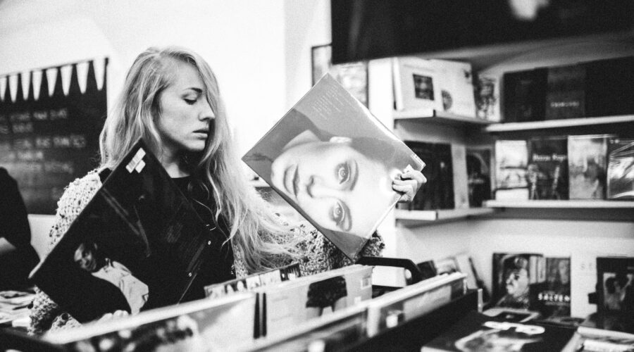 El 17 de julio que no para: Gracie Abrams, Tinashe, Leon Bridges y una lista que marea