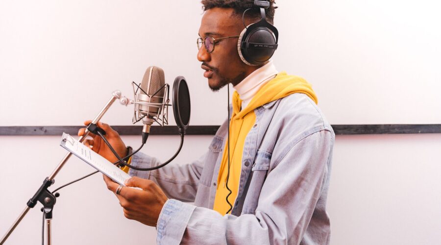 Leon Bridges anuncia ‘Happiness Anytime’, su nuevo álbum producido por Jungle