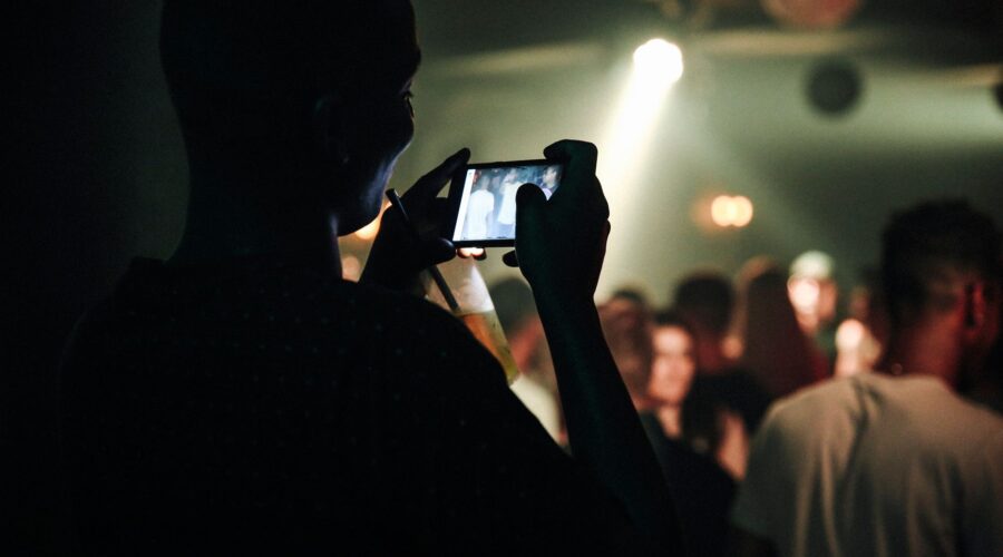 Spotify lanza su Top 50 de videoclips y le planta cara a YouTube en su propio terreno