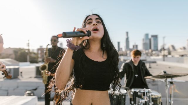 Vicco apunta al verano con ‘Tiramisú’, su single más descaradamente pop desde ‘Nochentera’