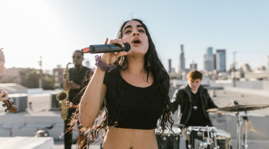 Vicco apunta al verano con ‘Tiramisú’, su single más descaradamente pop desde ‘Nochentera’