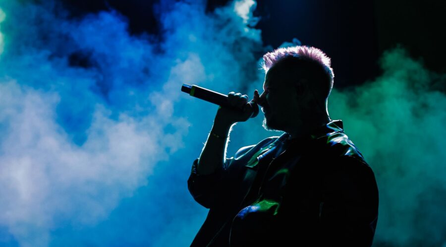 Bruce Dickinson rescata «Change Of Heart» y le da una segunda vida con nuevo vídeo