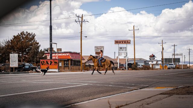 THRASHER, el disco country de Brandon Flowers que no llega a ningún sitio