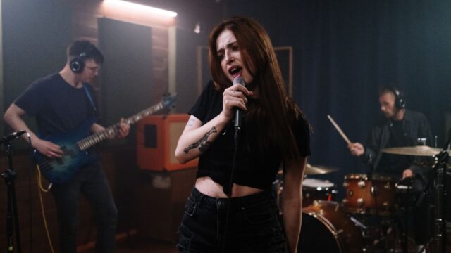 Rachel Chinouriri y el disco que suena a dos álbumes peleando por salir